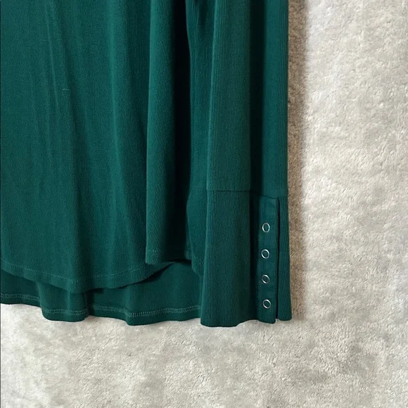 Dark Green Long Sleeve Women's Top - Picture 2 of 6